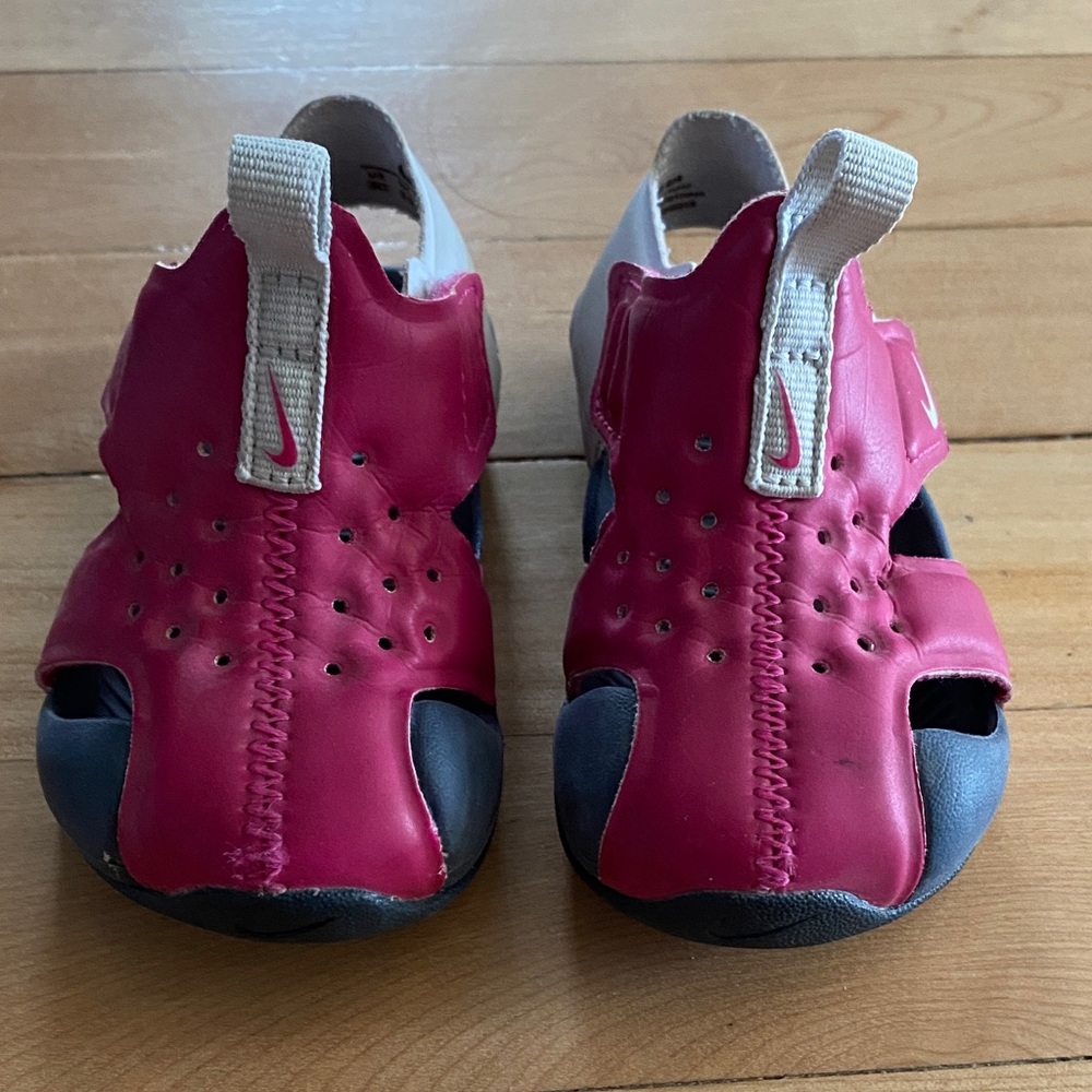 Nike Kids Water Shoes in Pink and Gray